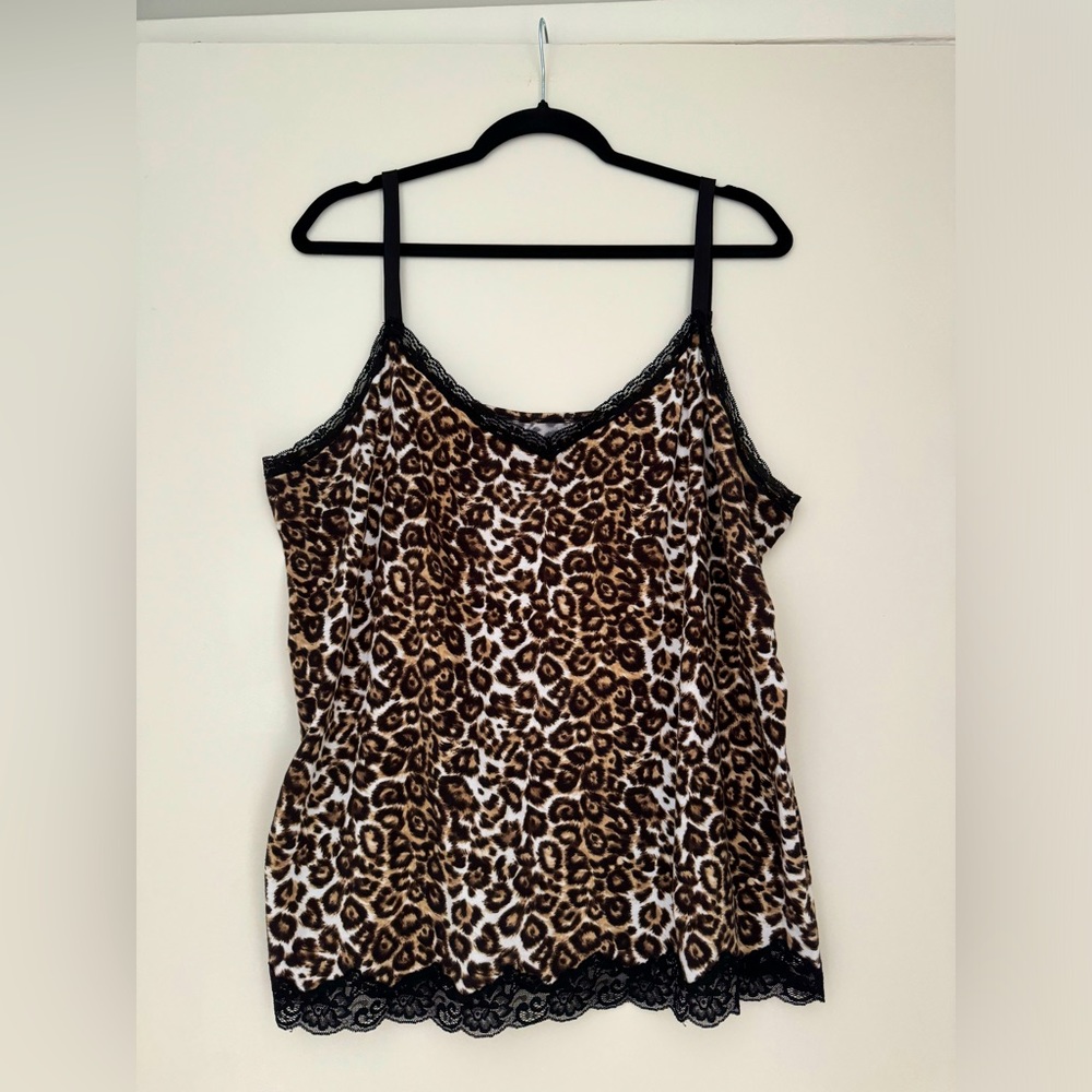 Beverly Drive 1X leopard print and black lace cami